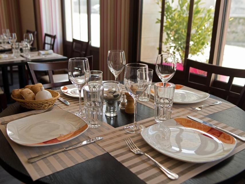 Le Petit Keriquel Hotel La Chapelle-Caro ภายนอก รูปภาพ